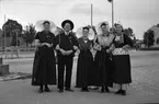 Holländska folkdansare, Vaksala torg, Uppsala 1948