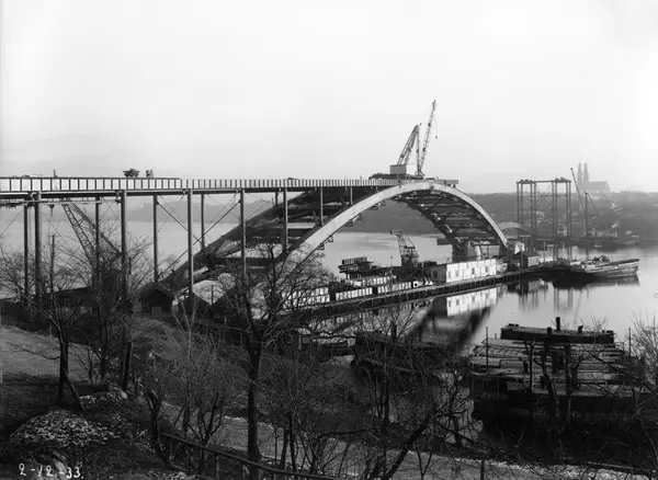 Västerbron under uppbyggnad. Bilden tagen från kungsholmssid
