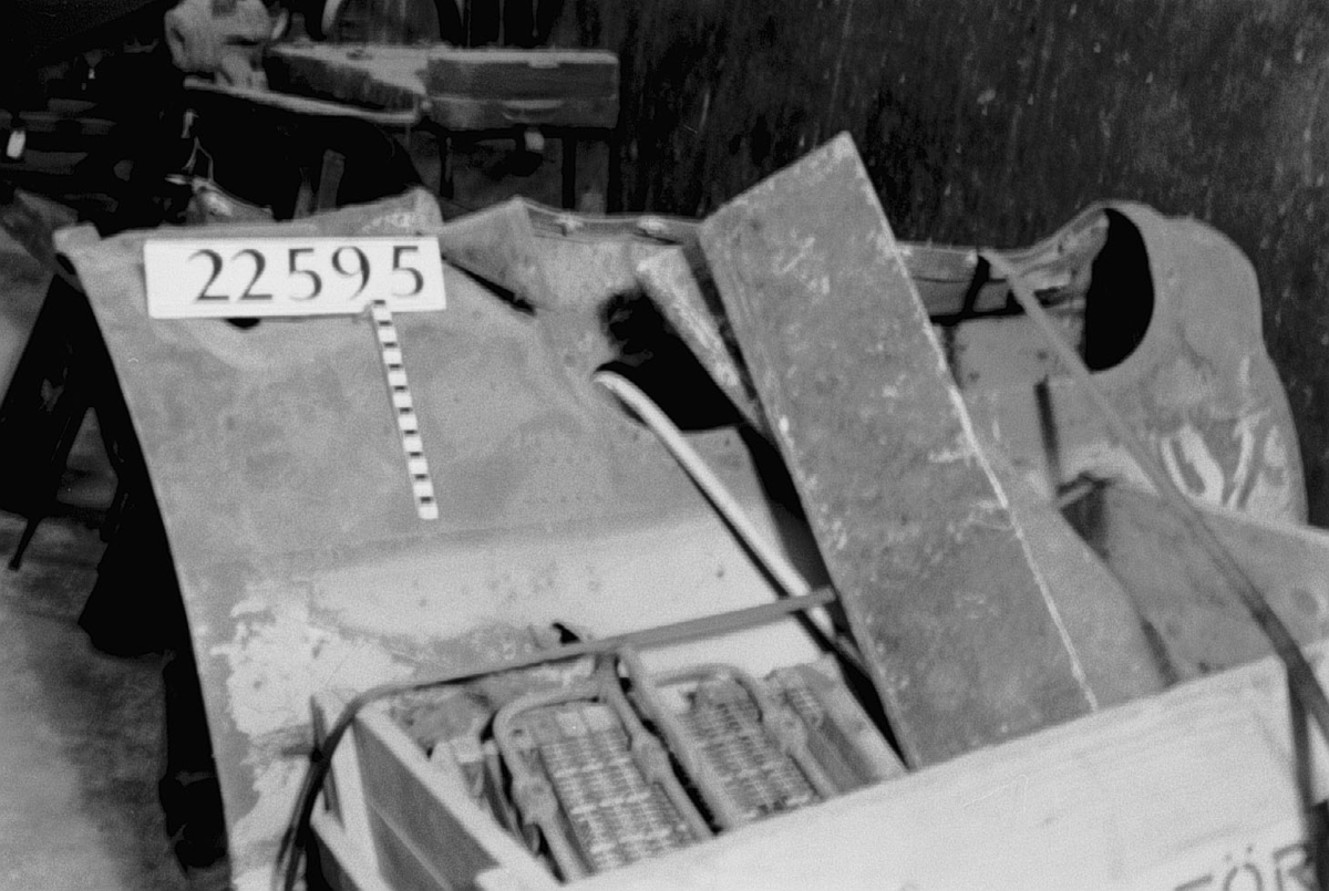 Tests of the bomb were underway in Peenemünde on the island of Usedom. Some of these, without explosives, accidentally ended up in southern Sweden in 1943. The wreckage was collected and carefully examined by military experts. V1 bombs were fired starting in June 1944 from launch pads in France and the Netherlands against cities in England. Many of the bombs were intended to hit London. 100-150 bombs per day were fired and in many cases hit residential buildings. The German name for the bomb was Vergeltungswaffe - weapon of retaliation.