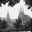 Skioptikonbild med motiv av domen St. Marien och kirche St. Severus i Erfurt.