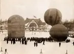 Luftballongerna Andrée, Svenske och Argonat, vid Nordiska spelen i Stockholm, Idrottsparken 1909.