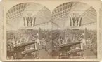 Stereobild med motiv av södra maskinhallen vid Världsutställningen i Philadelphia 1876.