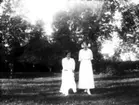 Agda Johansson i Svensgården och Anna Vallin-Södergren f 1898.