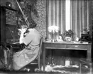 Floby telefonstation, telefonist Berta Hoflander. Stationen fanns från 1921 på Eklundagatan 1 på andra våningen.