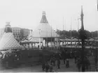 Allmänna Konst- och Industriutställningen i Stockholm 1897. Utländskt furstebesök. Mottagningspaviljongen vid Skeppsbron. Bild från tidskriften Hemmets bildmaterial.