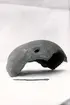 Ledsgården, Gökhem. Trepanerat kranium. 1.500 år gammal. Gammal synål, 12 cm.