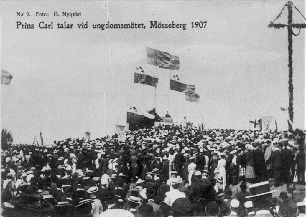 Prins Carl talar på ungdomsmötet på Mösseberg.