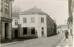 Hörnet av Storgatan och Landbogatan. Sedan byggdes Sparbanken där.