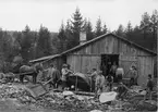 Kallmora slipstenshuggeri i Dalarna, 1900. Bild från tidskriften Hemmets bildmaterial.