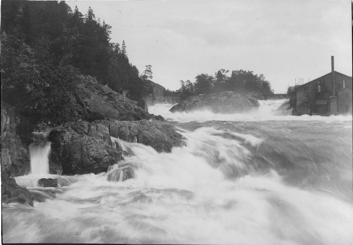 Stampeströmsfallen vid Trollhättan 1889. Bild från tidskriften Hemmets bildmaterial.