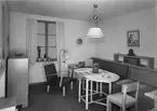 Bygge och Bo-utställningen i Gävle 1937. Vardagsrum med liggsoffa.