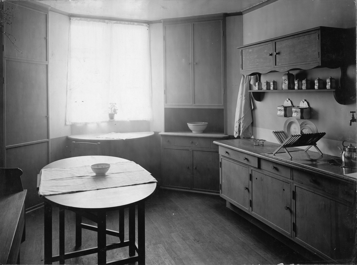 Bygge och Bo-utställningen på Liljevalchs 1922. Köksinteriör.