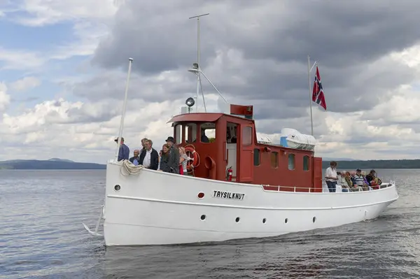 Slepebåten «Trysilknut» fotografert på Osensjøen.