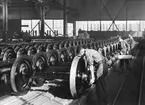 Monteringsverkstad vid Surahammars Bruk. Med fotografiet medverkade fotografen i Industrins fototävlan 1946.