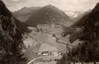 Vy över byn St Jodok am Brenner i Tyrolen, Österike.