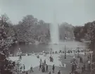 Ur album: Utländska Resan 1900 I. Weisbaden. Fontänen vid Musikplatsen.