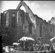 Skioptikonbild från institutionen för fotografi vid Kungliga Tekniska Högskolan. Motiv föreställande S:ta Karins ruin på Gotland. Bilden är troligen tagen av John Hertzberg under en resa i Sverige.