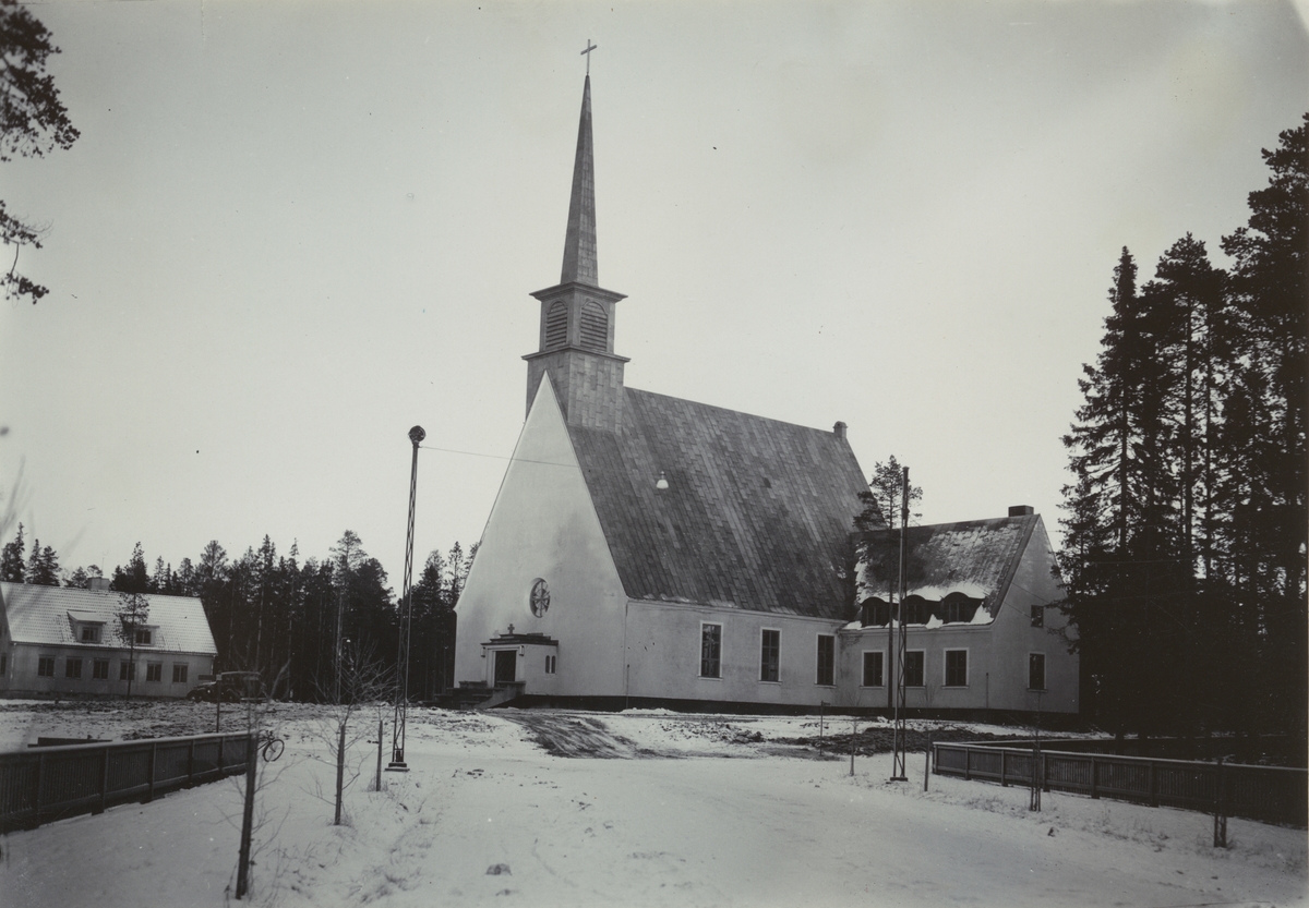 Hallkyrka, Plantyp-Treskeppig, Kyrka