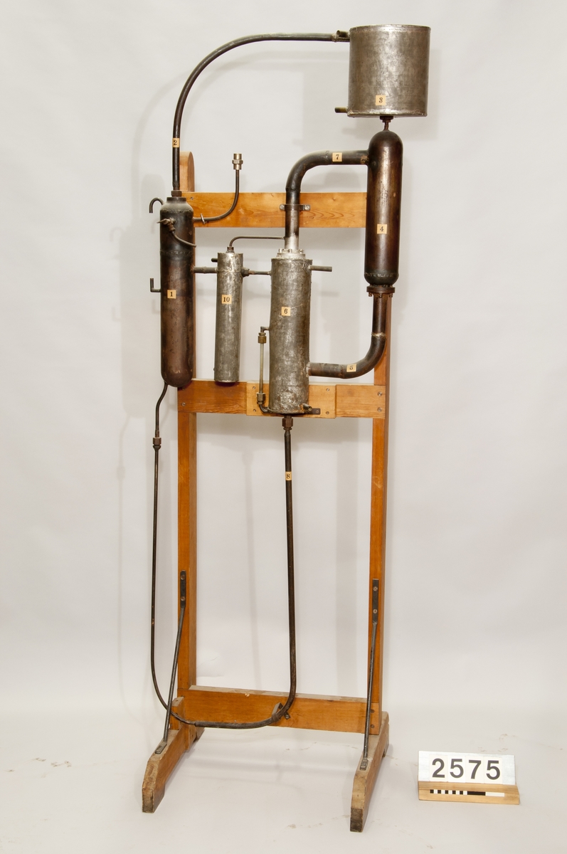 Experimentmodell till kylmaskin enligt Platen-Munters.
Tillbehör: Tillhörande ritning (realnr 1700, TM3479).