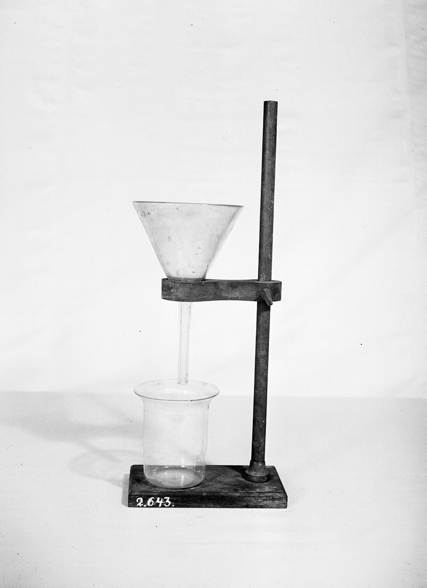 Laboratoriestativ i ek (Carl Daniel Ekman).