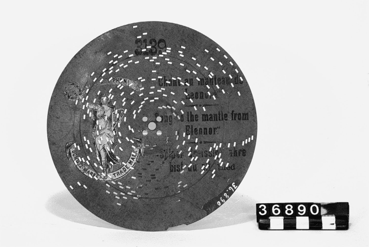Skivor av märket "Polyphon". Mantle of Elenor 3139. Kompositör oläslig.
