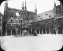 Skioptikonbild med motiv från Rådhuset i Lübeck.
Bilden har förvarats i kartong märkt: Lybeck 1901. 8. Text på bild: 