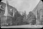 Skioptikonbild med motiv av rådhuset i Einbeck.
Bilden har förvarats i kartong märkt: Vårresan 1909. Hildensheim 4. Einbeck 5. VII.