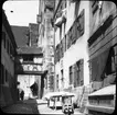 Skioptikonbild med motiv från gatan i Dinkelsbülh.
Bilden har förvarats i kartong märkt: Resan 1911. Dinkelsbühl 9. VII.