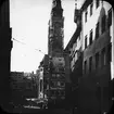 Skioptikonbild med motiv av St. Sebaldus Kirche i Nürnberg.
Bilden har förvarats i kartong märkt: Vårresan 1910. Nürnberg 9. XIV. Text på bild: 