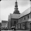 Skioptikonbild med motiv av Sankta Maria kyrka i Ystad.
Bilden har förvarats i kartong märkt: Resan 1912. Malmö. Ystad. Rostock.