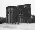 Skioptikonbild med motiv från Trier. Porta Nigra.
Bilden har förvarats i kartong märkt: Resan 1904. Trier. III.