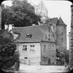 Skioptikonbild med motiv från Meersburg med Altes Schloss Meersburg i bakgrunden.
Bilden har förvarats i kartong märkt: Resan 1906. Konstanz 1. Meersbug 6.