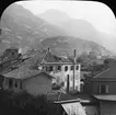 Skioptikonbild, vy över Bolzano/Bozen i Sydtyrolen.
Bilden har förvarats i kartong märkt: Höstresan 1904. Pordoi 8. Bozen 6. N:17.