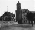 Skioptikonbild med motiv från Andernach med Der Runde Turm, Runda Tornet.
Bilden har förvarats i kartong märkt: Resan 1904. Andersnach I.