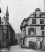 Skioptikonbild med motiv från Hochstrasse i Andernach.
Bilden har förvarats i kartong märkt: Resan 1904. Andernach I.