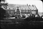 Skioptikonbild med motiv av Kejserliga slottet, Kaiserpfalz Goslar.
Bilden har förvarats i kartong märkt: Resan 1907. Gosslar 7.Text på bild: 