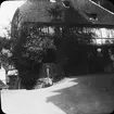 Skioptikonbild med motiv från byn Stolberg i vid södra Harz, Tyskland.
Bilden har förvarats i kartong märkt: Vårresan 1909. Stolberg 8. X. Text på bild: 