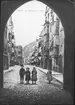 Skioptikonbild/ fotografi av tryckt bild med motiv från Sterzing.
Bilden har förvarats i kartong märkt: Höstresan 1909. Innsbruck. Sterzing. Cortina. No:14. Text på bild: 