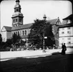 Skioptikonbild med motiv av Dreifaltigkeitskirche i Worms.
Bilden har förvarats i kartong märkt: Resan 1908. Worms. XXVI.