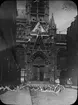 Skioptikonbild med motiv av Cathédrale Saint-Pierre de Lisieux.
Bilden har förvarats i kartong märkt: Resan 1908. Rouen 3. Lisiaux 5. VIII. Text på bild: 