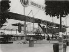 Svenskbyggd Farman-hydroaeroplan från Södertälje-verkstäder, på flygutställningen i Stockholm 1915.