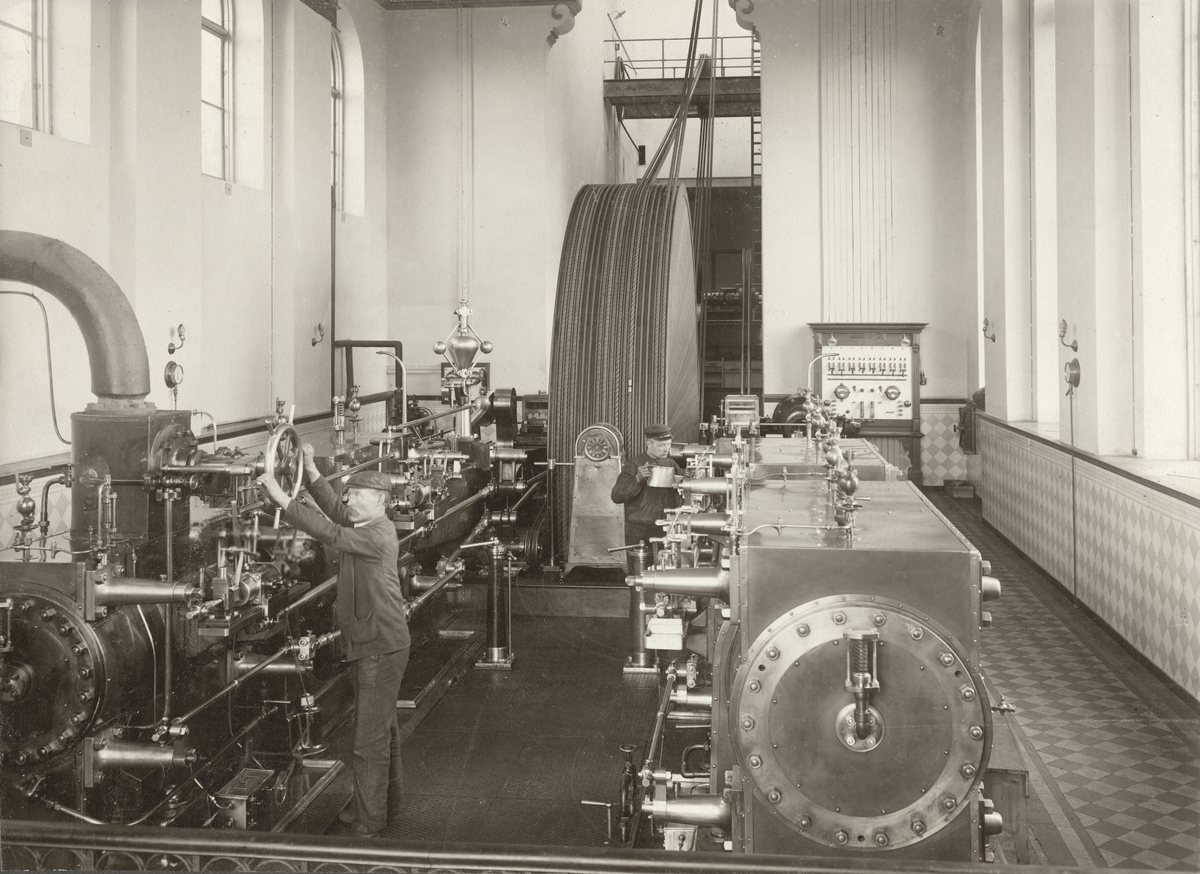 Maskinrummet vid Åkerlunds Bomullsspinneri, Borås.
Med fotografiet fick fotografen 4:e pris i Svenska Turistföreningens Pristäflan 1902.