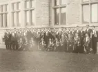 Avgångselever vid Örebro Tekniska Elementarskola, vårterminen 1910.