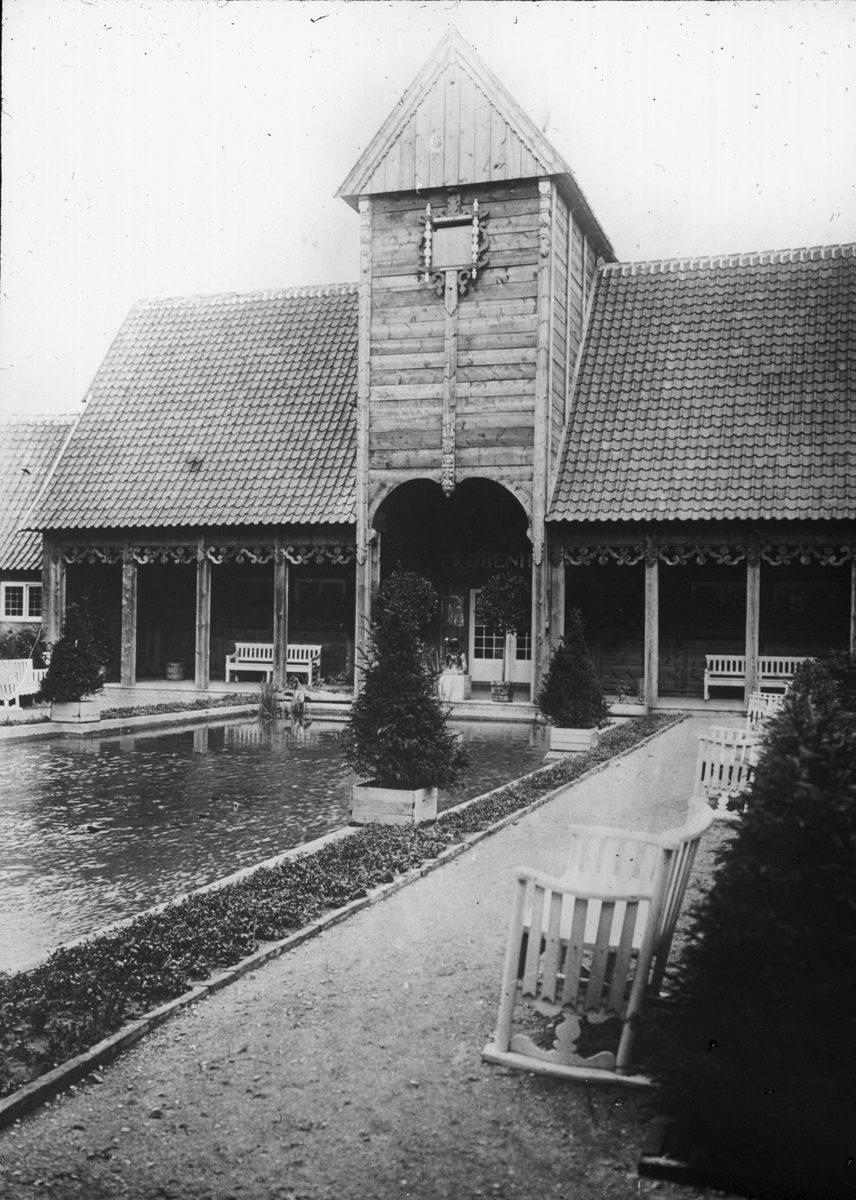 Skioptikonbild med motiv från Baltiska utställningen i Malmö 1914, konstindustri- och hantverksutställning.