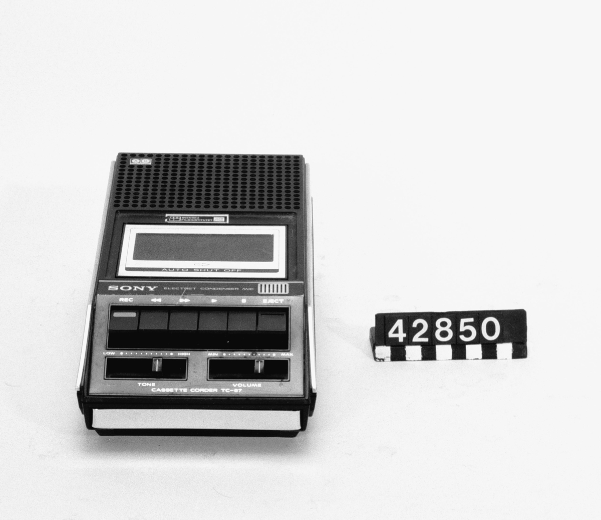 Kassettbandspelare med inbyggd mikrofon, batteridriven.