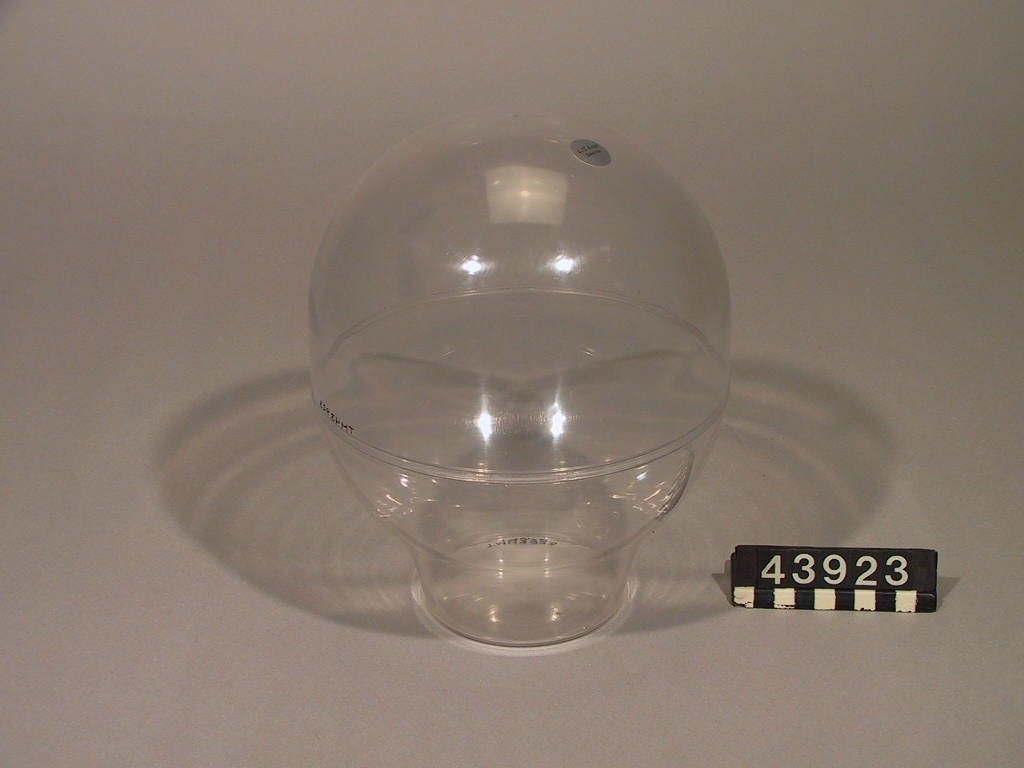 Transparant glob vars främsta användningsområde är som "allergivas". Genom att innesluta levande blommor kan de därmed avnjutas även av de där blommorna annars kan framkalla allergiska reaktioner. Alternativa användningsområden är presentförpackning för frukt och godis, miniväxthus, terrarium m.m.