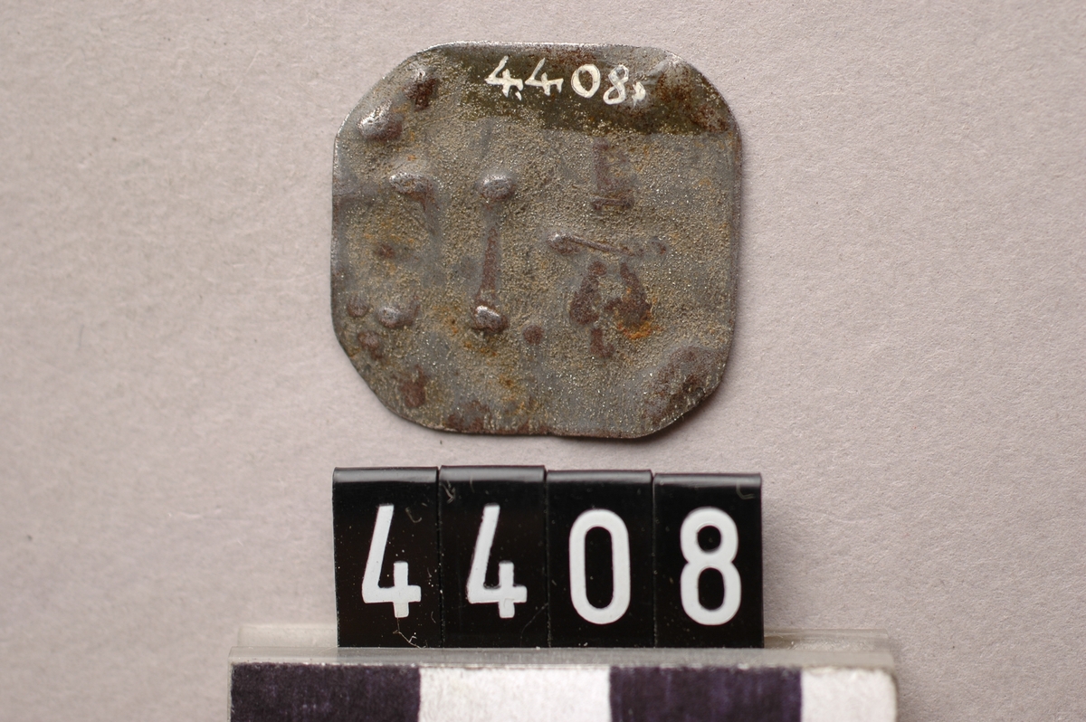 Drickspollett av koppar. Märkt: 1/4 K