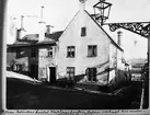 Jean Bolinders bostad vid Kaplansbacken i Stockholm. Sedan ombyggd till motorverkstad 1898.