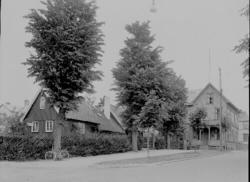 Ryggåsstuga. Exteriör.  Bexellska stugan i hörnet av Träslöv