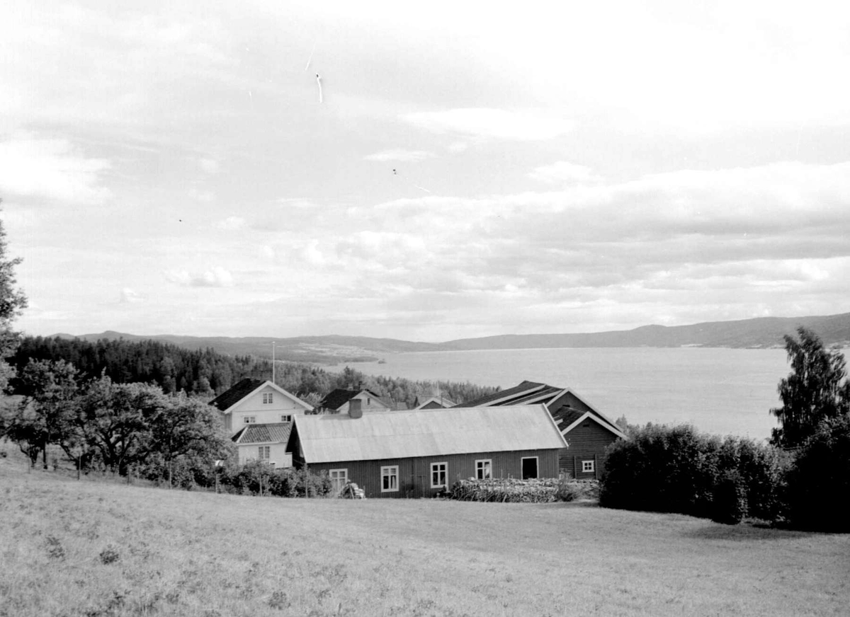 Grimsrud ved Randsfjorden.